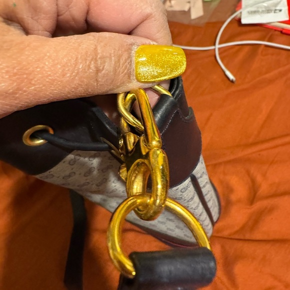 Gucci Stylish Black and Gray Bucket Bag - Picture 10 of 13